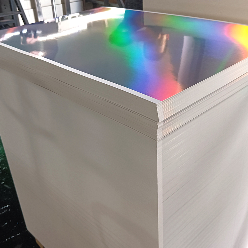 Solid holografisk kartong